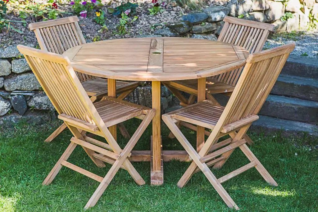 Solid Teak Pedestal Circular 1.2m Table Folding Chair Garden Furniture Set