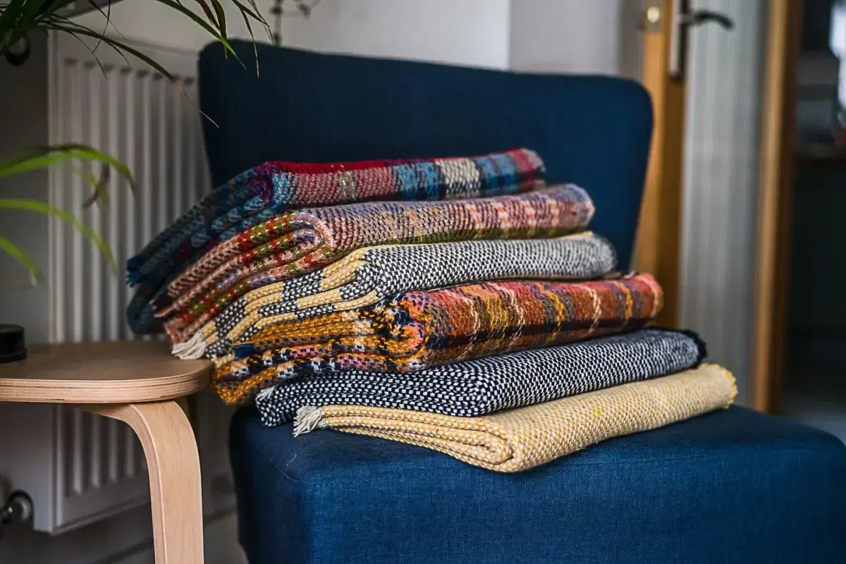 Random Rug - 100% Recycled Wool Environmentally Friendly Sofa Throw-976