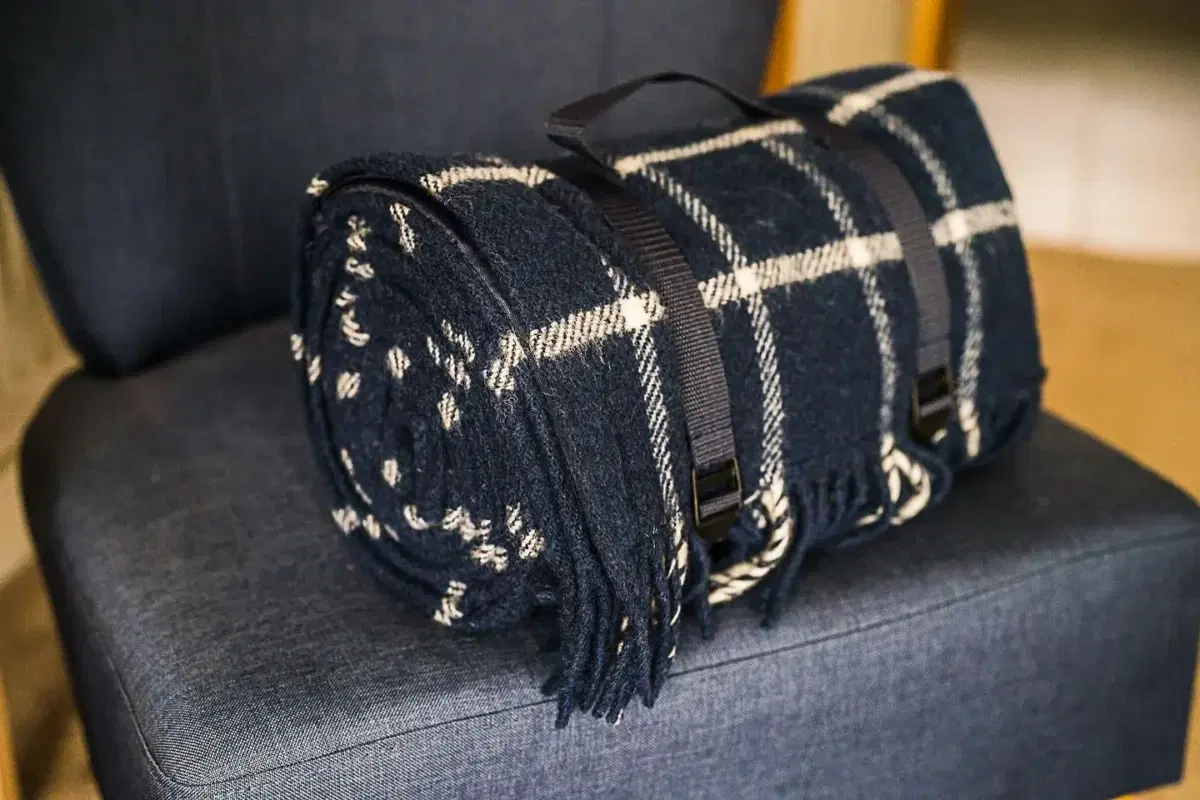 Checked Navy and Cream Wool Tartan Picnic Rug / Travel Blanket Lined Waterproof Backing-988