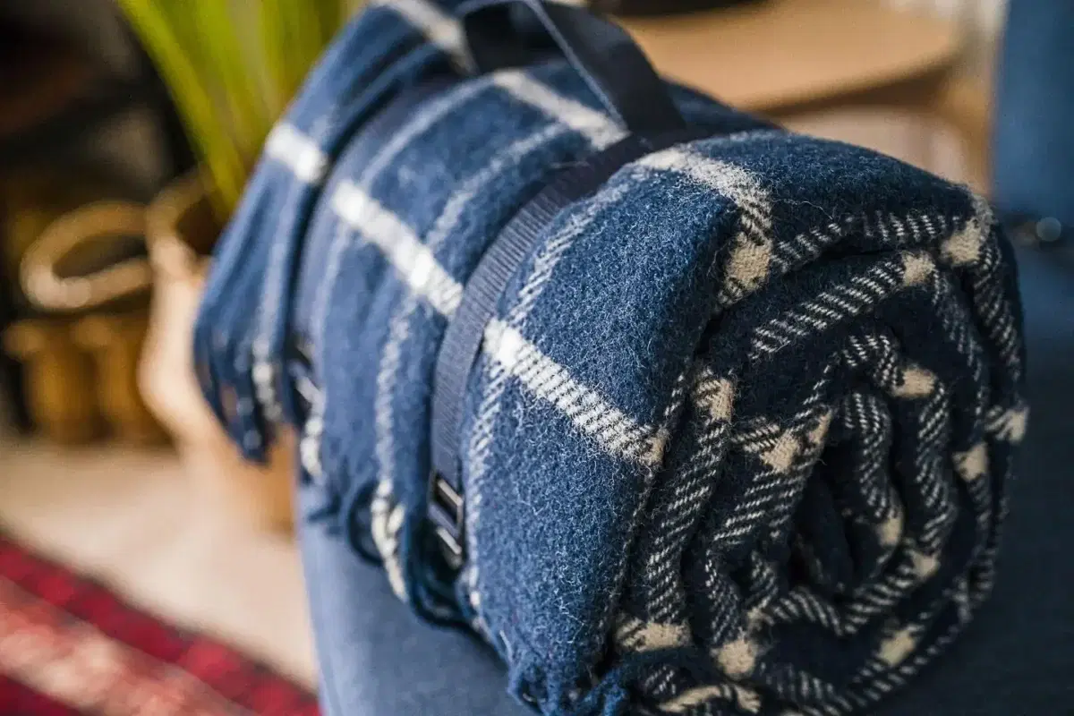 Checked Navy and Cream Wool Tartan Picnic Rug / Travel Blanket Lined Waterproof Backing-990