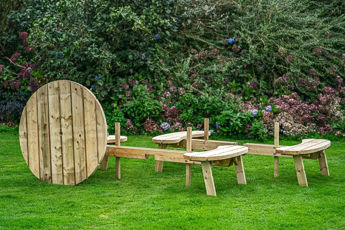 Round Garden Picnic Table-2604
