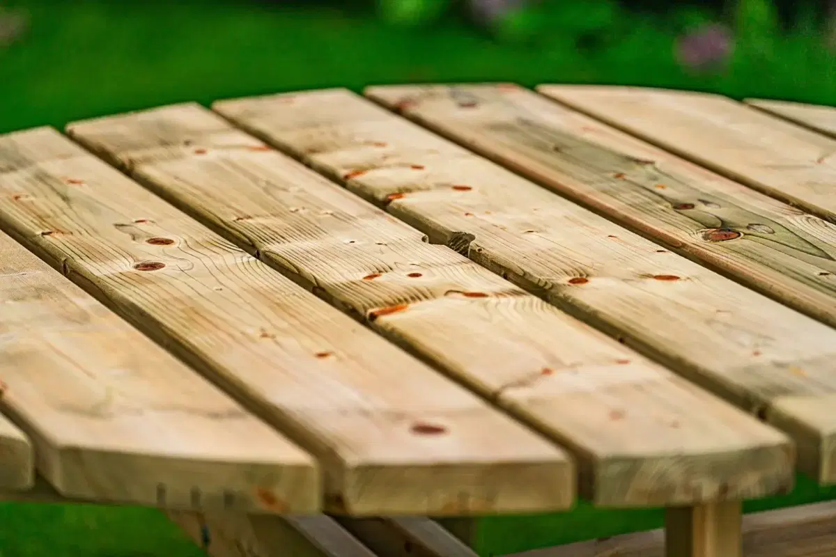 Round Garden Picnic Table-2592